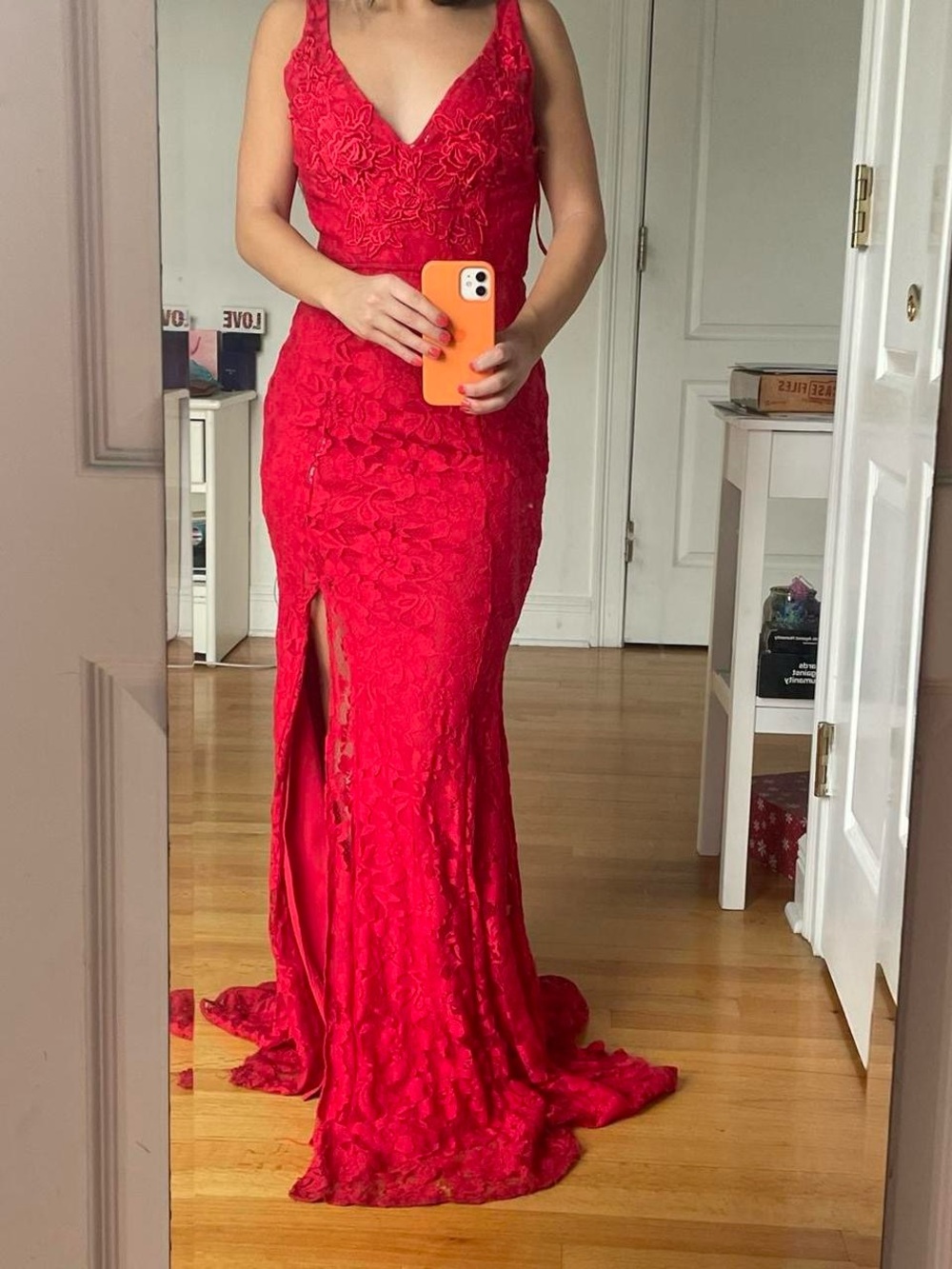 Elegant Red Lace V-Neck Prom Gown